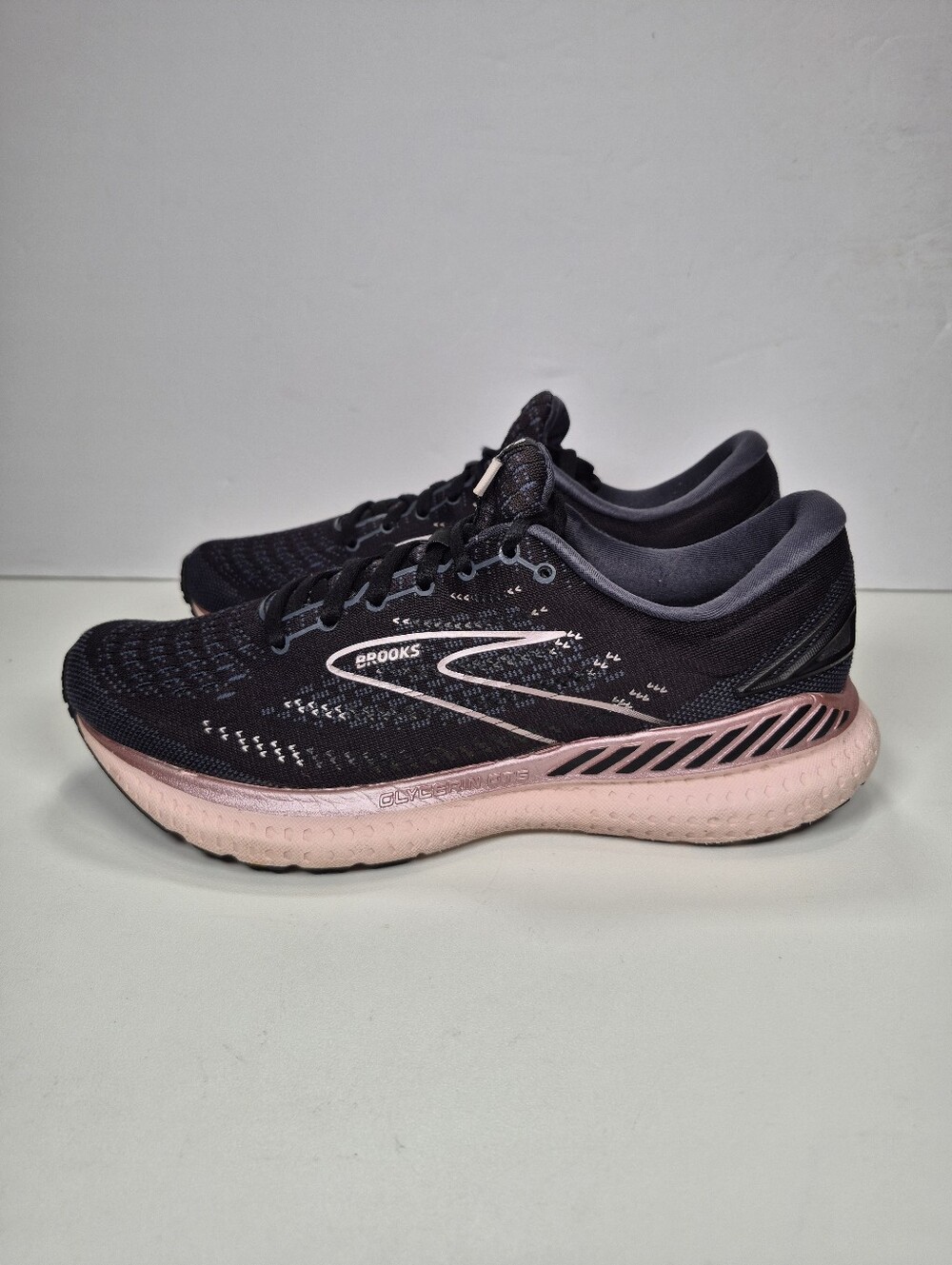 Brooks Shoe Women Size 8.5 B Glycerin Gts 19 Black Ombre Athletic 1203441B074